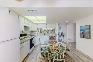 11644 SW Egret Cir, Lake Suzy, FL 34269 - Photo 7