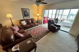 577 Lakeside Dr, Bradenton, FL 34210 - Photo 9