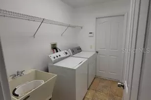 2725 Feiffer Cir, Sarasota, FL 34235 - Photo 25