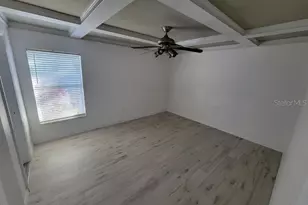 2725 Feiffer Cir, Sarasota, FL 34235 - Photo 11