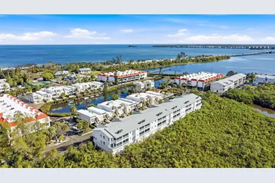 3607 E Bay Drive #211, Holmes Beach, FL 34217 - Photo 5