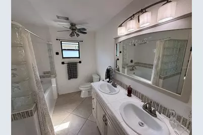 1629 Georgetowne Boulevard, Sarasota, FL 34232 - Photo 19