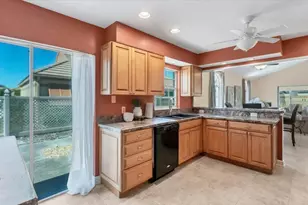 3613 57th Ave Dr W, Bradenton, FL 34210 - Photo 11