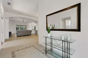 7310 Dunes Ct, Bradenton, FL 34202 - Photo 9