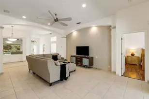 7310 Dunes Ct, Bradenton, FL 34202 - Photo 13