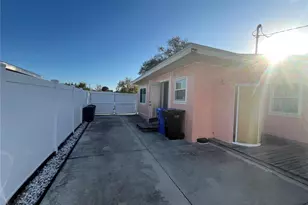 733 Laurel Ave, Venice, FL 34285 - Photo 9