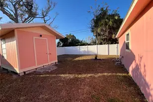 733 Laurel Ave, Venice, FL 34285 - Photo 11