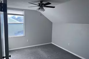 7011 49th Pl E, Palmetto, FL 34221 - Photo 9