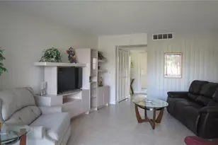 7193 W Country Club Dr N, Sarasota, FL 34243 - Photo 15