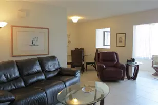 7193 W Country Club Dr N, Sarasota, FL 34243 - Photo 5