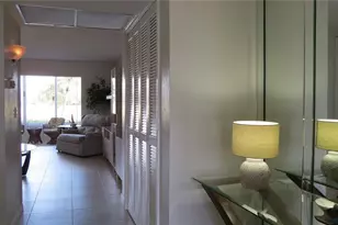 7193 W Country Club Dr N, Sarasota, FL 34243 - Photo 17