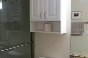 7193 W Country Club Dr N, Sarasota, FL 34243 - Photo 17