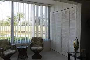 7193 W Country Club Dr N, Sarasota, FL 34243 - Photo 19