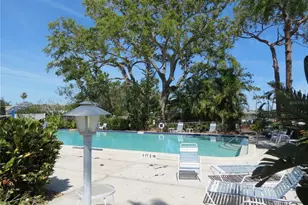 7193 W Country Club Dr N, Sarasota, FL 34243 - Photo 21
