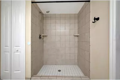 4851 Wood Pointe Way, Sarasota, FL 34233 - Photo 29