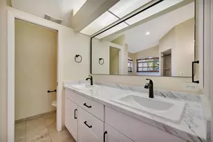 4851 Wood Pointe Wy, Sarasota, FL 34233 - Photo 23