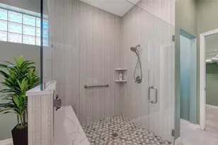 9447 Forest Hills Cir, Sarasota, FL 34238 - Photo 37