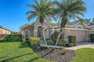 9447 Forest Hills Cir, Sarasota, FL 34238 - Photo 3
