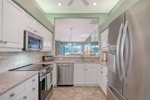 9447 Forest Hills Cir, Sarasota, FL 34238 - Photo 29