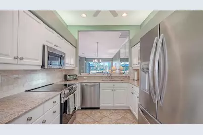 9447 Forest Hills Circle, Sarasota, FL 34238 - Photo 25