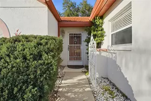 5744 Antibes St, Sarasota, FL 34233 - Photo 3