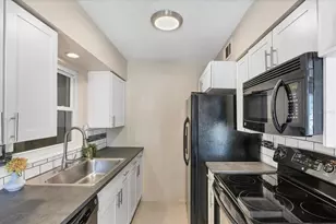 2111 Vinson Ave, Sarasota, FL 34232 - Photo 15