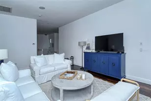 8363 Miramar Way, Lakewood Ranch, FL 34202 - Photo 11