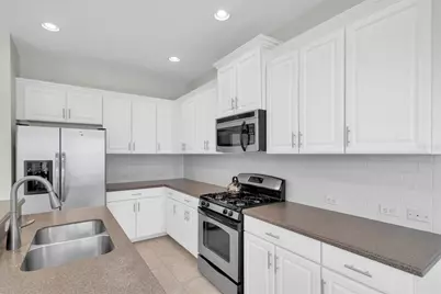 4654 Woodbrook Drive, Sarasota, FL 34243 - Photo 9