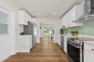 2535 Floyd St, Sarasota, FL 34239 - Photo 3