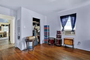 911 29th St N, Saint Petersburg, FL 33713 - Photo 17