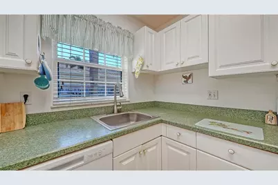 4205 Castlebridge Lane #1112, Sarasota, FL 34238 - Photo 13