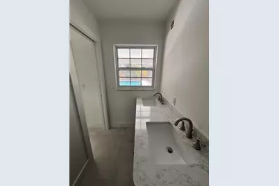 2724 Monterey Street, Sarasota, FL 34231 - Photo 7