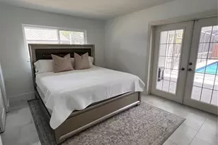 2724 Monterey St, Sarasota, FL 34231 - Photo 9