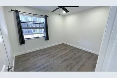 1551 N Conrad Avenue, Sarasota, FL 34237 - Photo 13