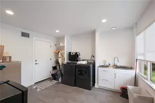 3908 Bayside Dr, Bradenton, FL 34210 - Photo 37