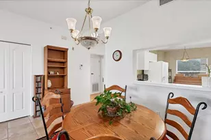 9610 Club S Cir, Sarasota, FL 34238 - Photo 13