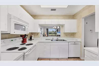 9610 Club South Circle #4106, Sarasota, FL 34238 - Photo 9