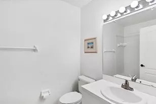 9610 Club S Cir, Sarasota, FL 34238 - Photo 19