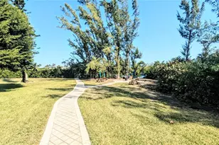 3240 Gulf of Mexico Dr, Longboat Key, FL 34228 - Photo 35