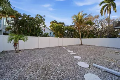 2112 Avenue B, Bradenton Beach, FL 34217 - Photo 5