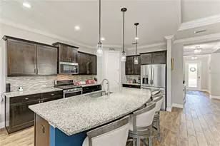 12502 Goldenrod Ave, Bradenton, FL 34212 - Photo 3