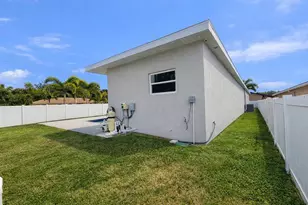 4524 Riverwood Ave, Sarasota, FL 34231 - Photo 19