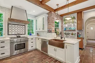 547 N Shore Dr, Sarasota, FL 34234 - Photo 17