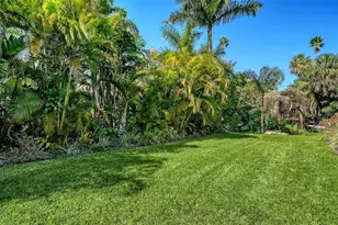 547 N Shore Dr, Sarasota, FL 34234 - Photo 53