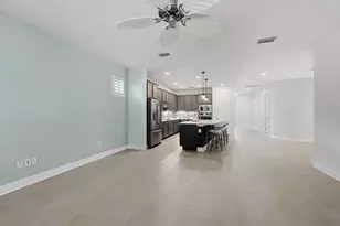 2535 Fireflag Ln, Sarasota, FL 34232 - Photo 9