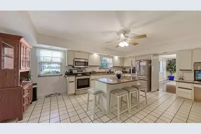 844 Magellan Drive, Sarasota, FL 34243 - Photo 23