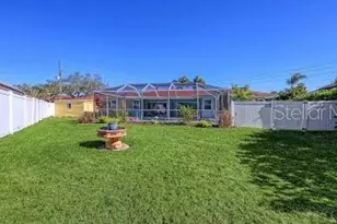 844 Magellan Dr, Sarasota, FL 34243 - Photo 37