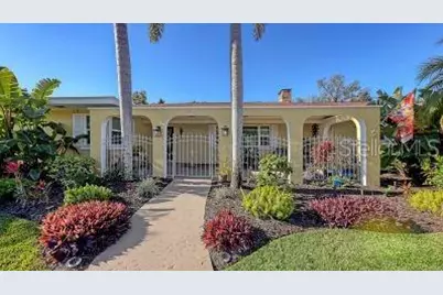 844 Magellan Drive, Sarasota, FL 34243 - Photo 3