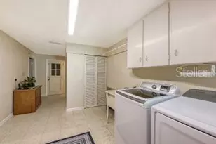 844 Magellan Dr, Sarasota, FL 34243 - Photo 29