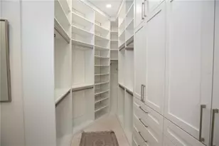 4586 Del Sol Blvd S, Sarasota, FL 34243 - Photo 23